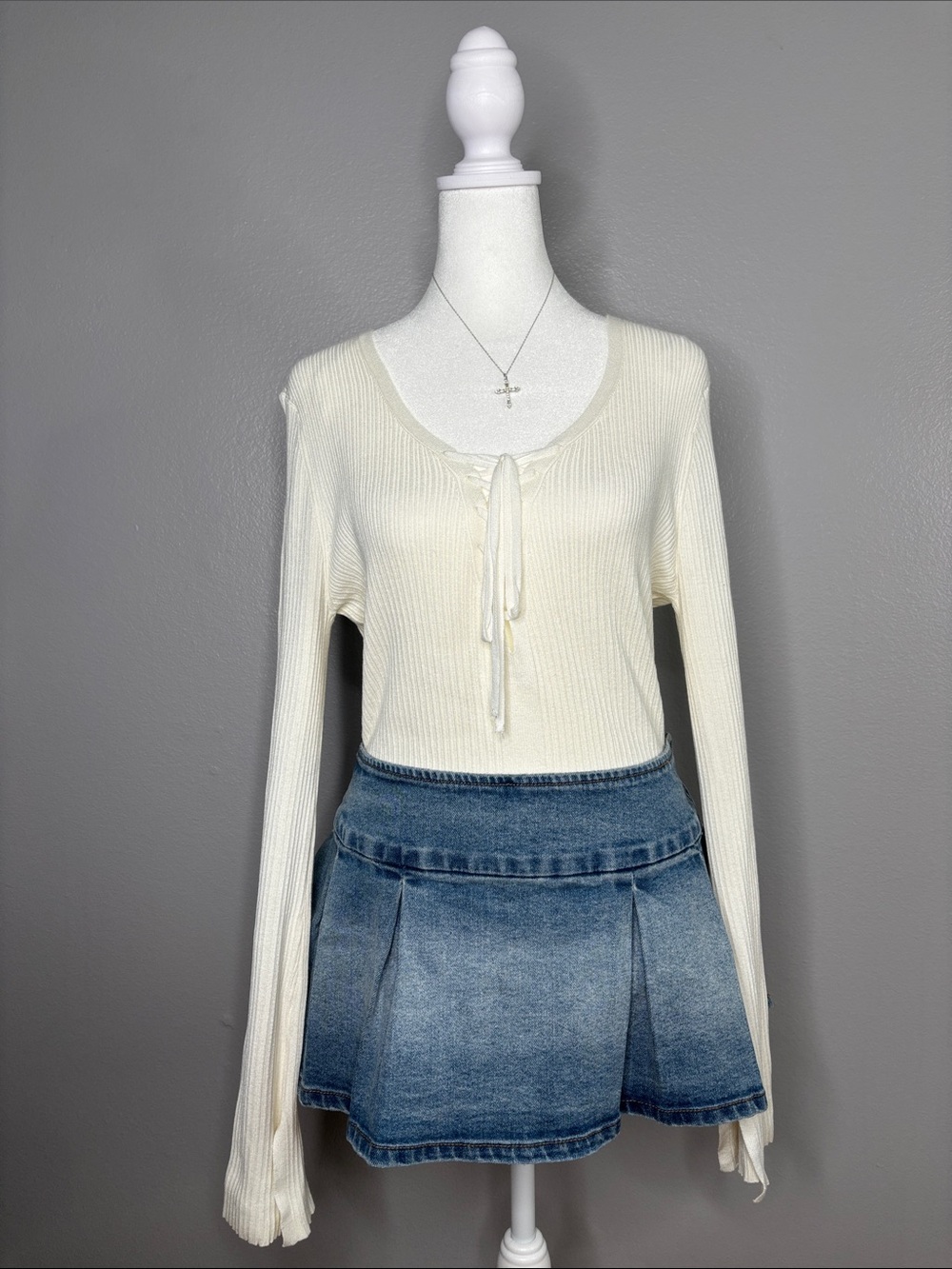 Women's Cream Ribbed Tie-Front Long Sleeve Top‼️TOP ONLY‼️